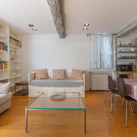 Pleasant Central Apartment With Garden Bologna Ngoại thất bức ảnh