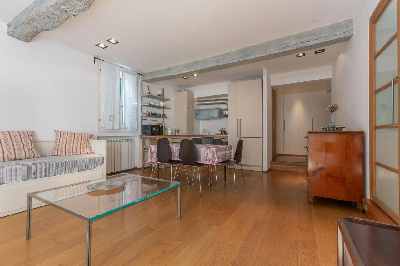 Pleasant Central Apartment With Garden Bologna Ngoại thất bức ảnh